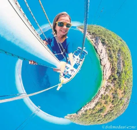 rufat-ismayil-paris-fashion-weekte-boy-gosterdi-gunay-musayeva-podyumun-tozunu-attirdi-1633383810599.jpeg Rufat İsmayil Paris Fashion Week'te boy gösterdi! Günay Musayeva podyumun tozunu attırdı-9