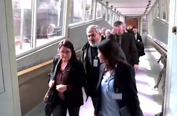 isvecle-pkk-skandallari-bitmek-bilmiyor-teror-orgutu-pkknin-sozde-sorumlusunu-parlamentoya-cikardilar-1652475602644.jpeg İsveç'te PKK skandalları bitmek bilmiyor! Terör örgütü PKK'nın sözde sorumlusunu parlamentoya çıkardılar-2