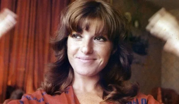 Duygu Asena kimdir, kaç yaşında neden öldü? İşte Duygu Asena kitapları hayatı ve sözleri 19 Nisan Cuma-3