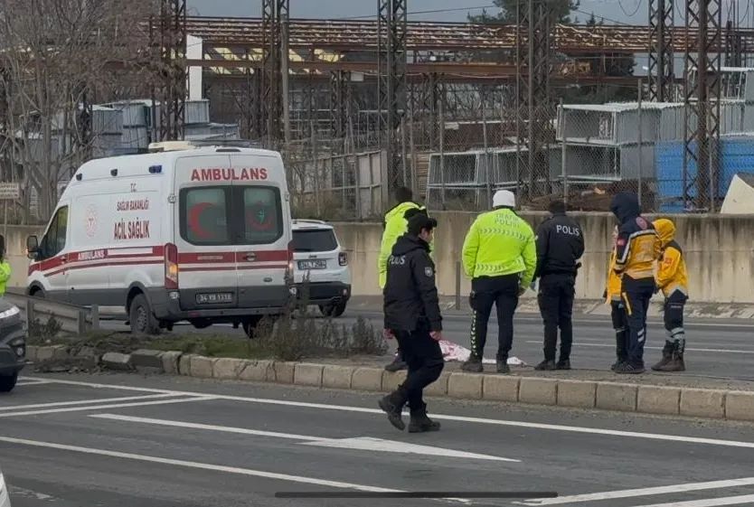 Tamir etmek istediği TIR’ın altında kaldı!