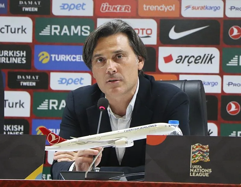 Montella'nın santrforsuz oyununu TAKVİM'in usta yazarları yorumladı (Takvim.com.tr | Foto Arşiv)