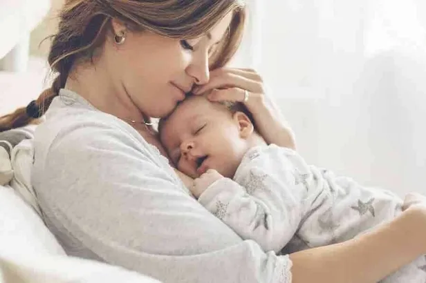 bebek-emziren-anne-oruc-tutabilir-mi-diyanet-emziren-anne-oruc-tutarsa-sutu-azalir-mi-1648561964789.jpg Bebek emziren anne oruç tutabilir mi Diyanet? Emziren anne oruç tutarsa sütü azalır mı?-3