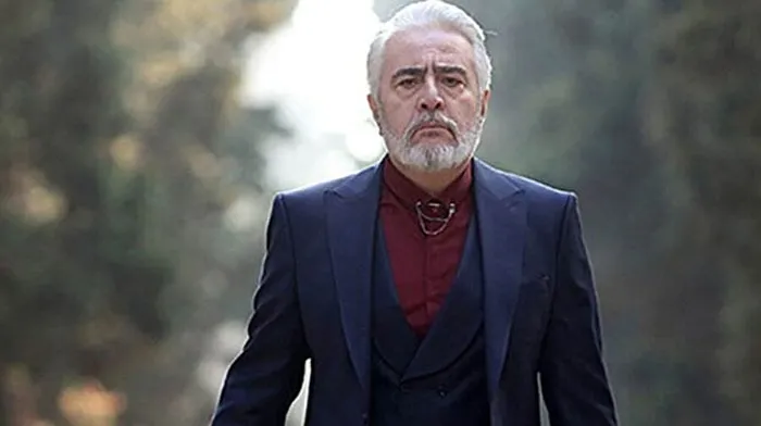 ugur-yucelin-30-kilo-verme-sirri-66lik-usta-sanatci-36liklara-meydan-okuyor-keske-zayiflamasaydim-1702149314150.jpg Uğur Yücel'in 30 kilo verdiren diyeti! 66'lık usta sanatçı mum gibi eridi! "Keşke zayıflamasaydım..."-7