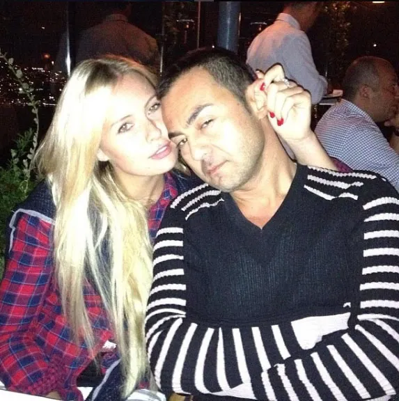 Serdar Ortaç'ın eşi Chloe Loughnan iş için gittiği Miami'de kaza geçirdi!-3