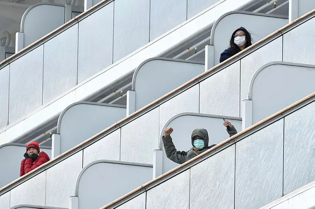 Japonya'da karantinaya alınan cruise gemisinde Koronavirüs vakası 130'a çıktı-5