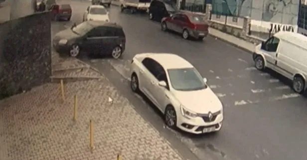 İstanbul’da el freni çekilmeyen araç dehşet saçtı! Saniyelerle kurtuldular