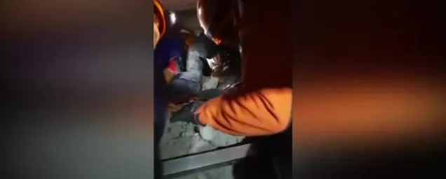 Son dakika: İzmir depreminde mucize kurtuluşlar!