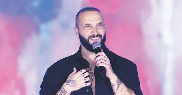 Ünlü şarkıcı Berkay sahnede fırtına gibi esti!