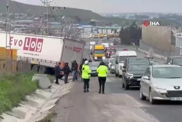 Tırını tamir etmek isterken altında kaldı!