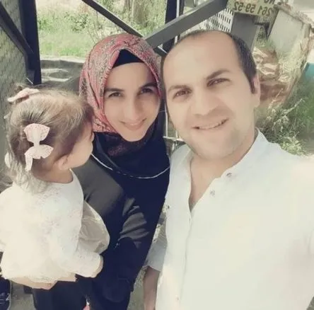 yurekler-kavruldu-patlamada-vefat-eden-arzu-ozsoy-kimdir-kizi-yagmur-ucar-kimdir-taksimde-patlamada-sehit-olan-1668410515959.jpg Yürekler kavruldu! Patlamada vefat eden Arzu Özsoy kimdir, kızı Yağmur Uçar kimdir? Taksim'de patlamada şehit olan Arzu Özsoy ve kızı kaç yaşındaydı?-5