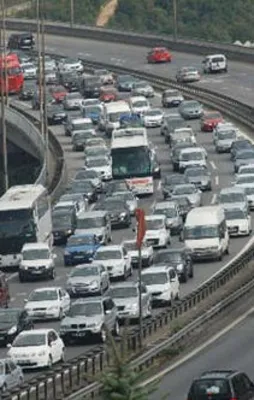 İstanbul'da trafiği felç eden kaza