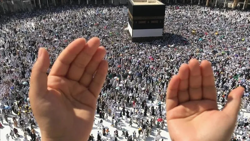 eid-mubarak-ne-demek-2024-ramazan-bayrami-eid-mubarak-ne-anlama-geliyor-1712668976703.jpeg 2024 Ramazan Bayramı, Eid Mubarak ne anlama geliyor? EID MUBARAK ne demek?-3