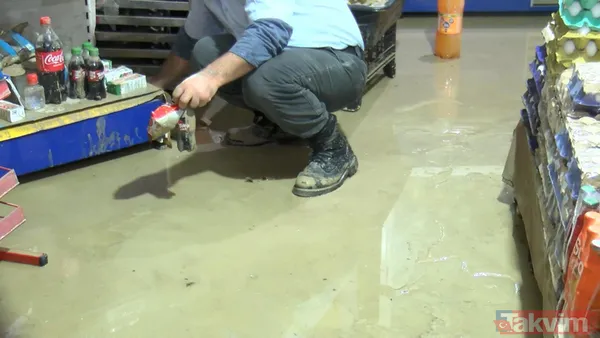 İstanbul Başakşehir'de İSKİ deposundan su taştı! İki ev ve bir markette hasar... - 17