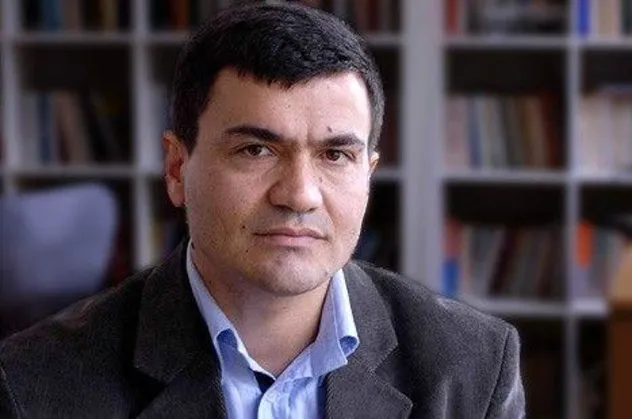 FETÖ'nün medya imamına Avusturya'da şok!