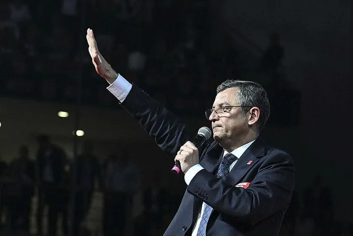 chp-kurultayinda-selahattin-demirtasi-guzelleme-yarisi-ak-partiden-kilicdaroglu-ve-ozgur-ozele-tepki-sehitleri-1699120836627.jpeg CHP kurultayında Selahattin Demirtaş'ı güzelleme yarışı! AK Parti'den Kılıçdaroğlu ve Özgür Özel'e tepki: Şehitlerimizin ruhu sızlıyor-3