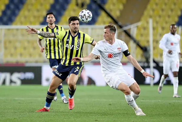 fenerbahcede-kaos-suruyor-emre-belozoglundan-sok-karar-1620923093100.jpg Fenerbahçe'de kaos sürüyor! Emre Belözoğlu'ndan şok karar-2