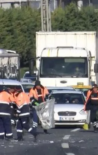 İstanbul'u kilitleyen zincirleme kaza!