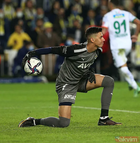Galatasaray-Fenerbahçe derbisi öncesi kalelerde endişe! Bir ilk yaşanacak - 6