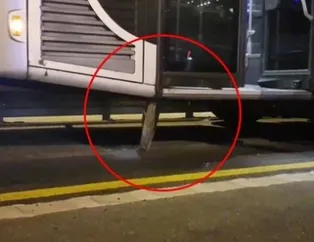 Rögar kapağı metrobüse saplandı