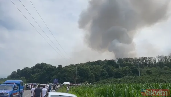 Son dakika: Sakarya'da havai fişek fabrikasında patlama! İşte olay yerinden en yeni görüntüler - 13