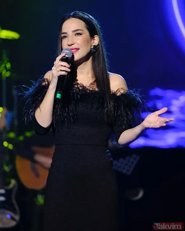 5 aylık hamile olan İpek Açar’dan karnı burnunda ilk poz! Merhum sanatçı Kayahan’ın eski eşi İpek Açar 2. kez anne olmaya hazırlanıyor... - 4