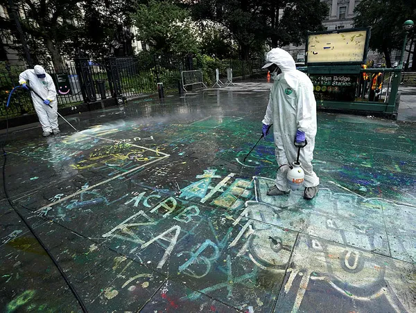 new-yorku-bir-aydir-isgl-eden-protestocular-dagitildi-1595430740451.jpg New York'u bir aydır işgâl eden protestocular dağıtıldı-3