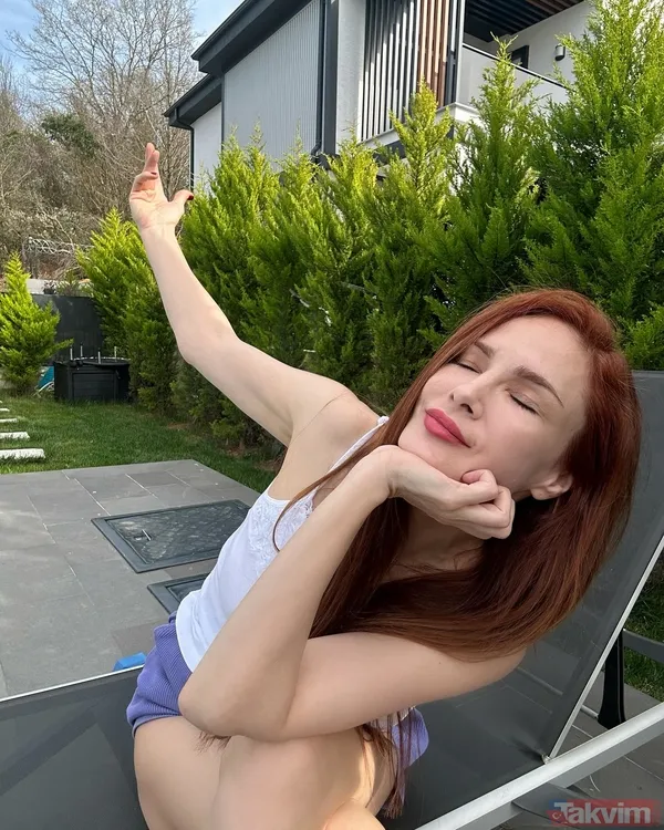 Mine Tugay’dan iddialı hareket! Eksi 45 derece kabine kendini kapatıp siyah mayosuyla koşturdu! Cesur paylaşımı sosyal medyayı salladı - 13