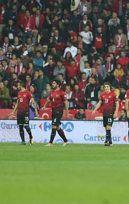 Milli Takım paramparça oldu