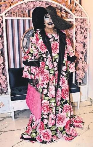 Elde var servet! Biri Nicki Minaj’da öbürü de Bülent Ersoy’da...