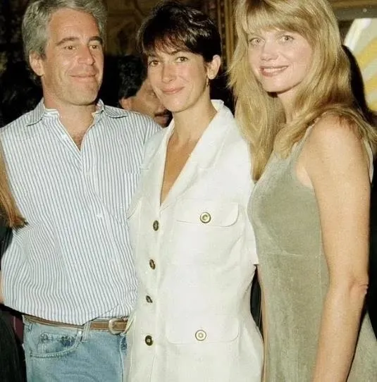 İngiliz komedyen Ricky Gervais'in sapık milyarder Epstein için söylediği sözler yeniden gündem oldu!-3