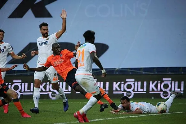 medipol-basaksehir-2-0-aytemiz-alanyaspor-mac-sonucu-1592070124831.jpeg