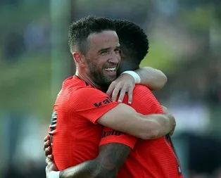 Kara Kartal’dan çifte pençe!