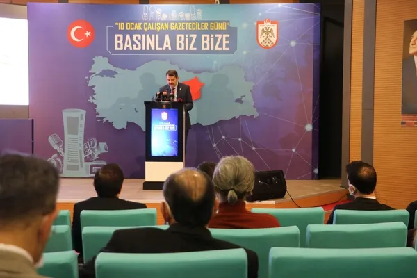 son-dakika-koronavirus-tedbirleri-sonuc-verdi-sivasta-vaka-sayisi-yuzde-70-dustu-1610365385112.jpg SON DAKİKA: Koronavirüs tedbirleri sonuç verdi! Sivas'ta vaka sayısı yüzde 70 düştü-3