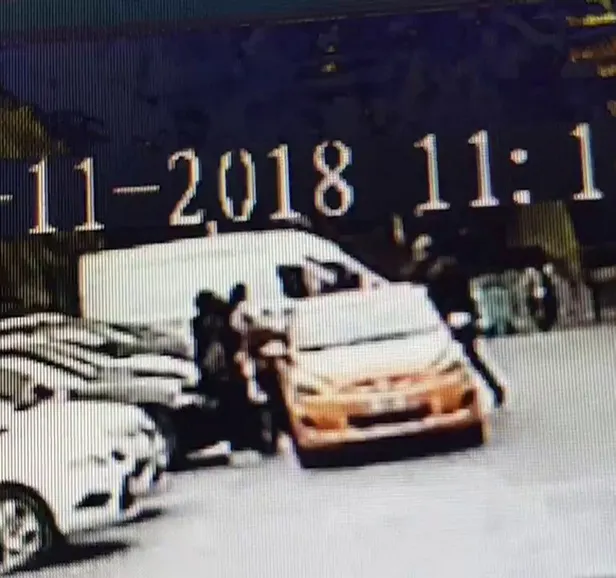 İstanbul Taksim'de turistlerin yüzüne tüküren taksicinin cezası belli oldu!-3