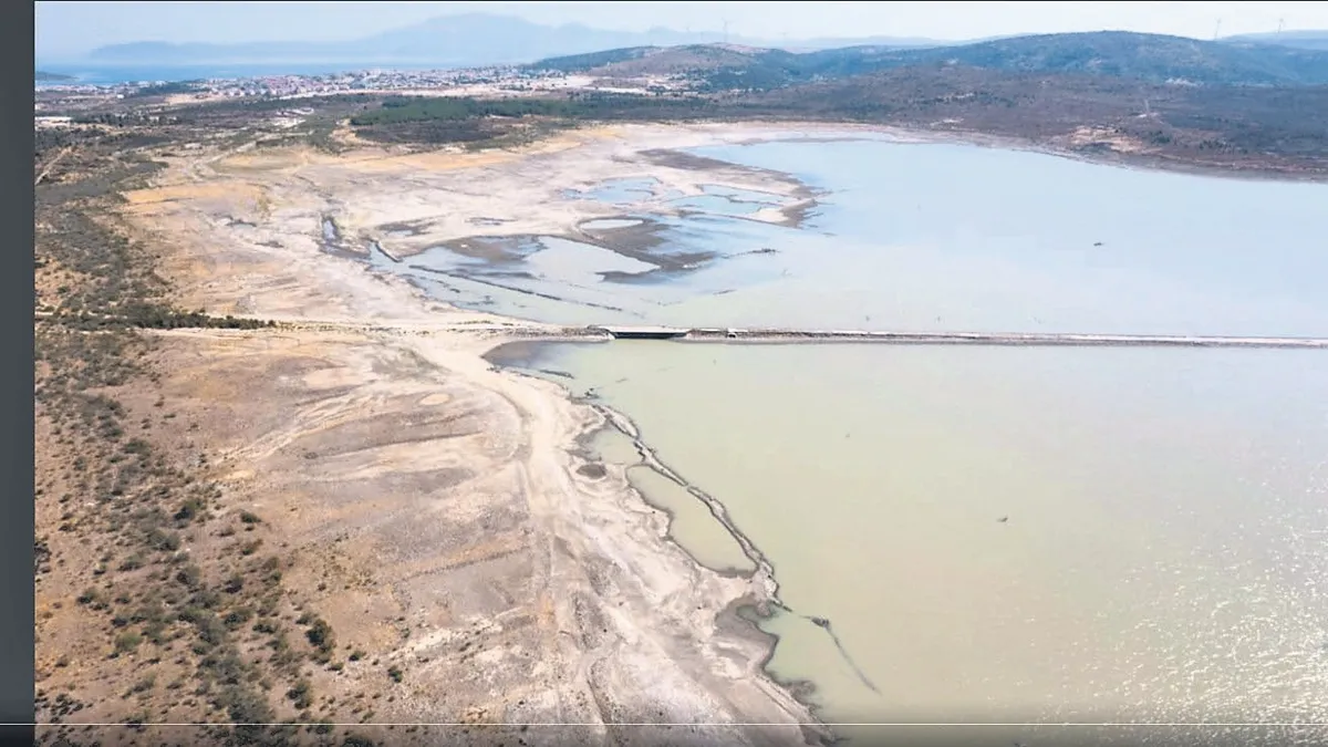 Çeşme'de baraj kurudu! Su kesintileri başladı | Sekiz günlük su kaldı