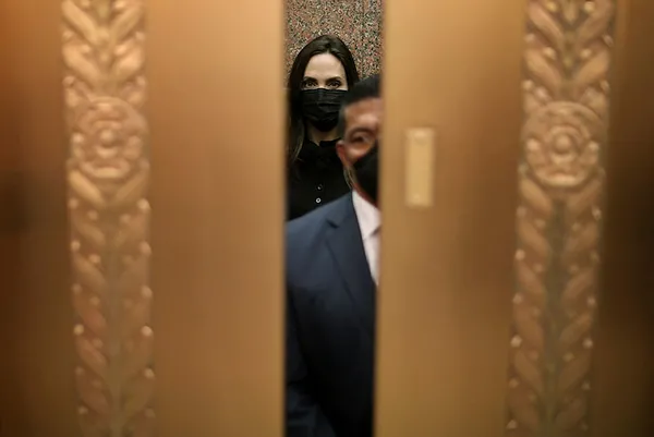 bm-genel-sekreteri-guterres-iyi-niyet-elcisi-unlu-oyucu-angelina-jolie-ile-gorustu-1631776464664.jpg BM Genel Sekreteri Antonio Guterres, iyi niyet elçisi ünlü oyuncu Angelina Jolie ile görüştü-5