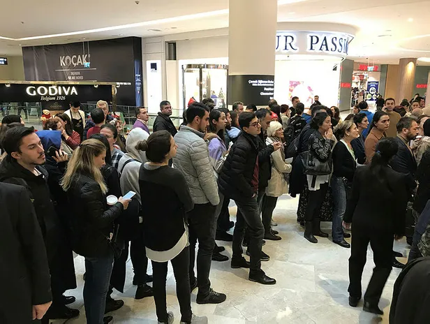 Alışveriş çılgınlığı uzun kuyruklar oluşturdu! "Sel çıksa, felaket kopsa buradan ayrılmam”-4