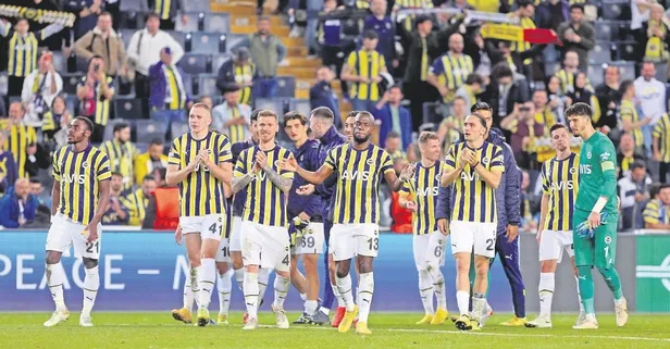 Rennes karşısında ilk 30 dakikada 3 golle geriye düşen Fenerbahçe pes etmeyerek puanı kaptı
