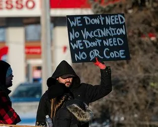 Aşı karşıtları sokağa döküldü! Trudeau gizli bir yere saklandı