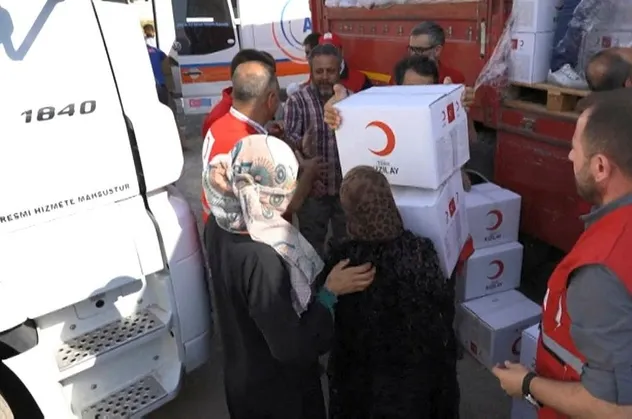 Kızılay'dan Telabyad'da 1500 Suriyeli aileye yardım