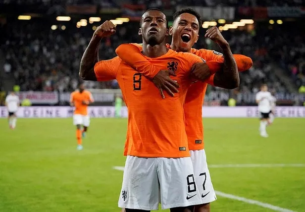 Hollanda'dan tarihi Almanya galibiyeti!-1