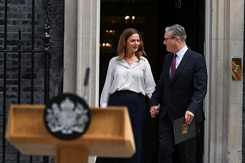 ingilterede-yine-kaos-basbakan-keir-starmer-istifa-etti-boris-johnsondan-rishi-sunaka-ilk-degil-ingiliz-basini-1782120615878.jpeg İngiltere'de yine kaos: Keir Starmer istifa etti! Boris Johnson'dan Rishi Sunak'a ilk değil | İngiliz basını sert daldı-7