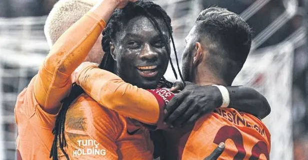 Galatasaray'ın 37'lik golcüsü Bafetimbi Gomis zirvede
