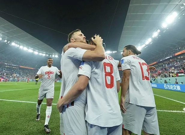 sirbistan-isvicre-canli-anlatim-izle-1670016099838.jpeg Katar'da gol yağmuru! İsviçre, Sırbistan'ı 3-2 geçerek son 16'ya yükselmeyi başardı-3