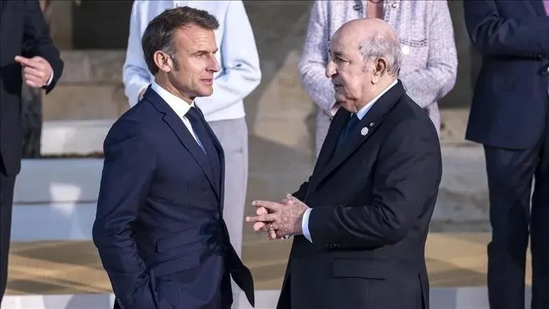 Fransa Cumhurbaşkanı Emmanuel Macron ve Cezayir Cumhurbaşkanı Abdulmecid Tebbun (AA)