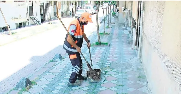 Çöpçüler kralı! Sokağı temizlerken 4 bin TL buldu, parayı sahibine ulaştırdı