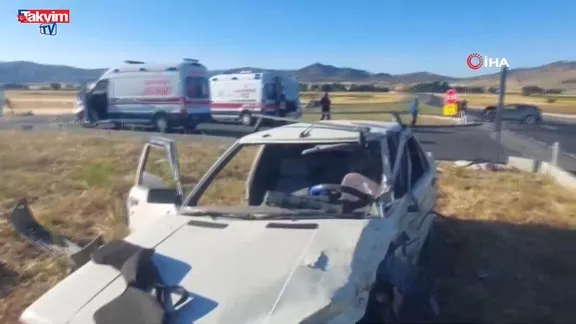 Burdur'da iki otomobil çarpıştı: 2 yaralı