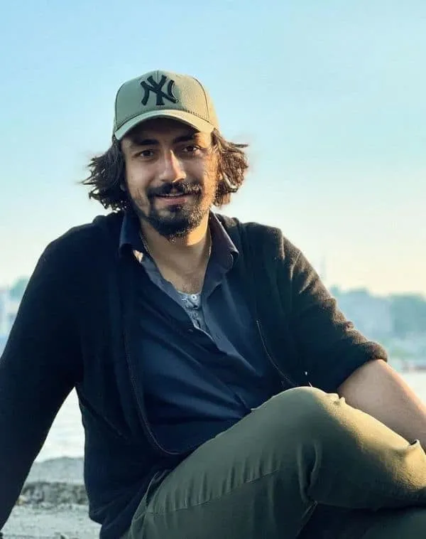 Kaan Yıldırım, Umut Evirgen ve Hakan Sabancı sosyal medyanın gündeminde! “Aldatılma garantili bermuda şeytan üçgeni!”-3