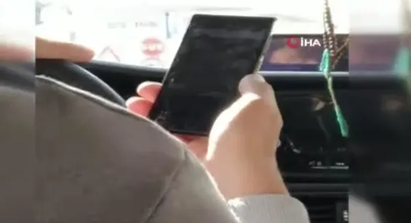 1635924811267.jpeg İstanbul'daki taksici pes dedirtti! Bir elinde direksiyon bir elinde ganyan takibi-5