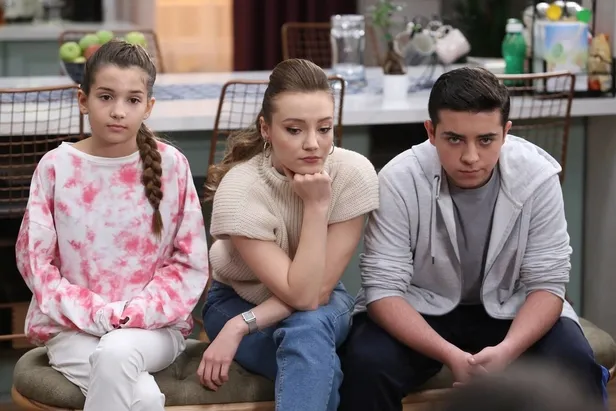 kanal-dnin-o-dizisinin-adi-degisiyor-ilk-kez-rastlayacaksiniz-televizyon-tarihinde-esi-benzeri-yok-1609256067852.jpg Kanal D'nin o dizisinin adı değişiyor! İlk kez rastlayacaksınız televizyon tarihinde eşi benzeri yok-10